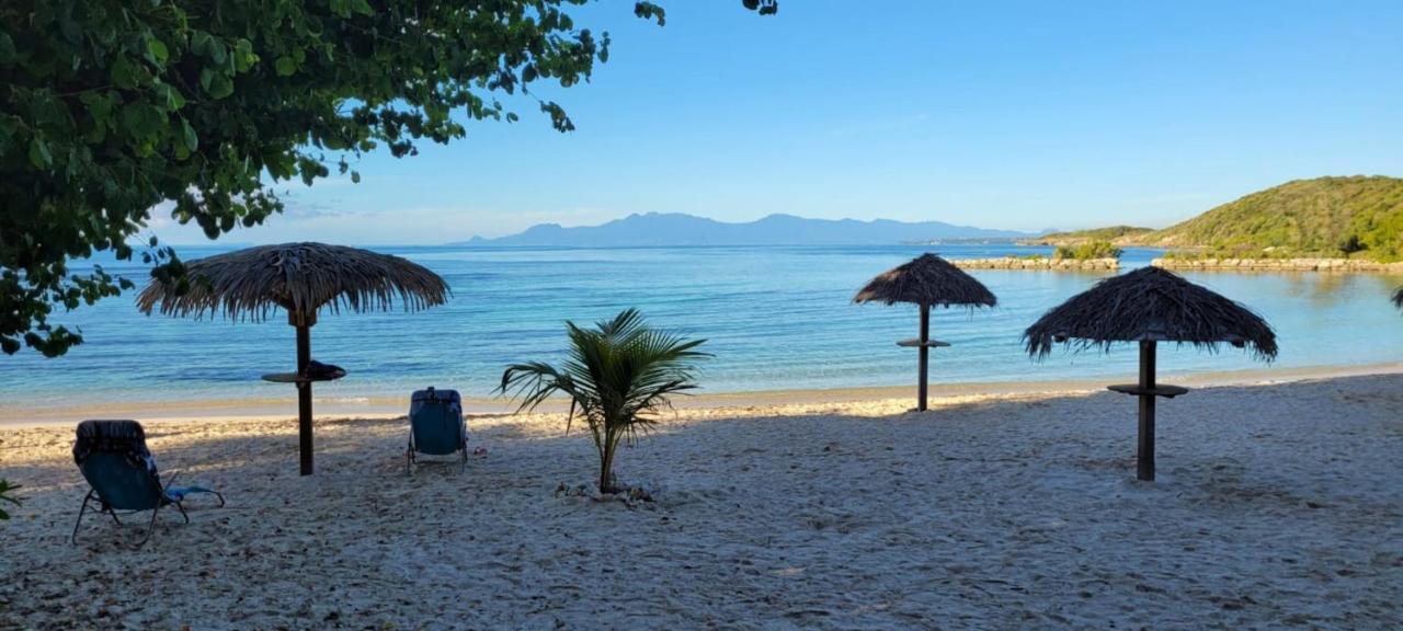 Kaz Lorike - Vue Mer & Piscine Exceptionnelle - Anse Des Rochers Saint-Francois  Exterior foto